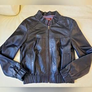 Danier black women's leather jacket - Nice !